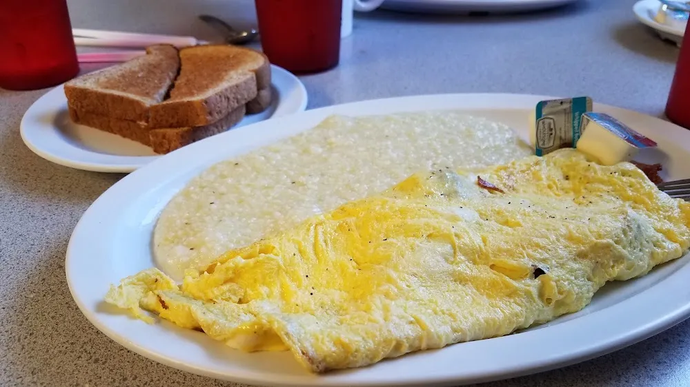 Omelet and Grits